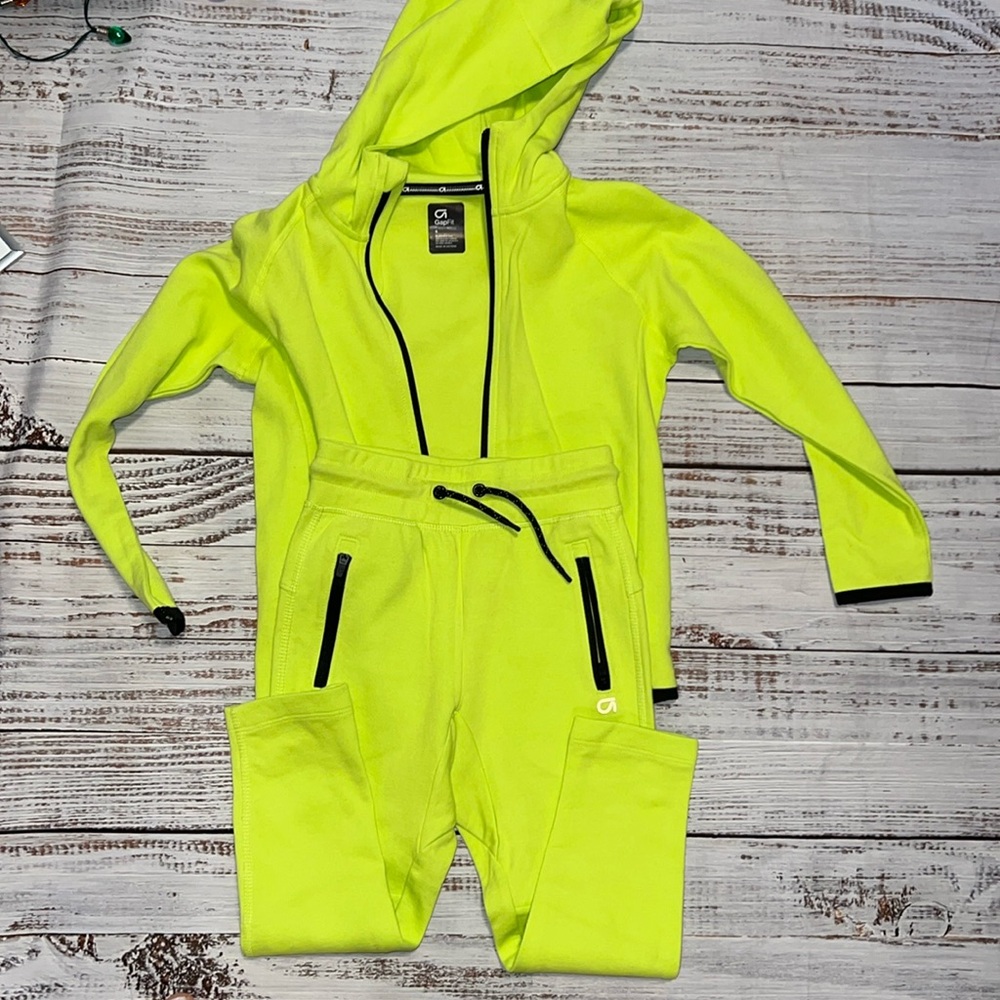 Gap fit boys set with sweatshirt, zipper and sweatpants